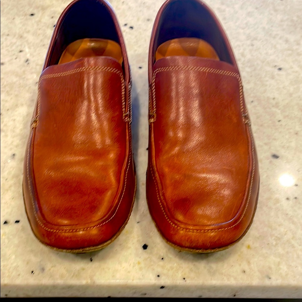 Beautiful deep chestnut color Men’s size 10.5 Cole Haan leather slip-ons.